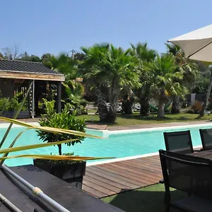 https://villa-carroubier.fr-provencehotel.com